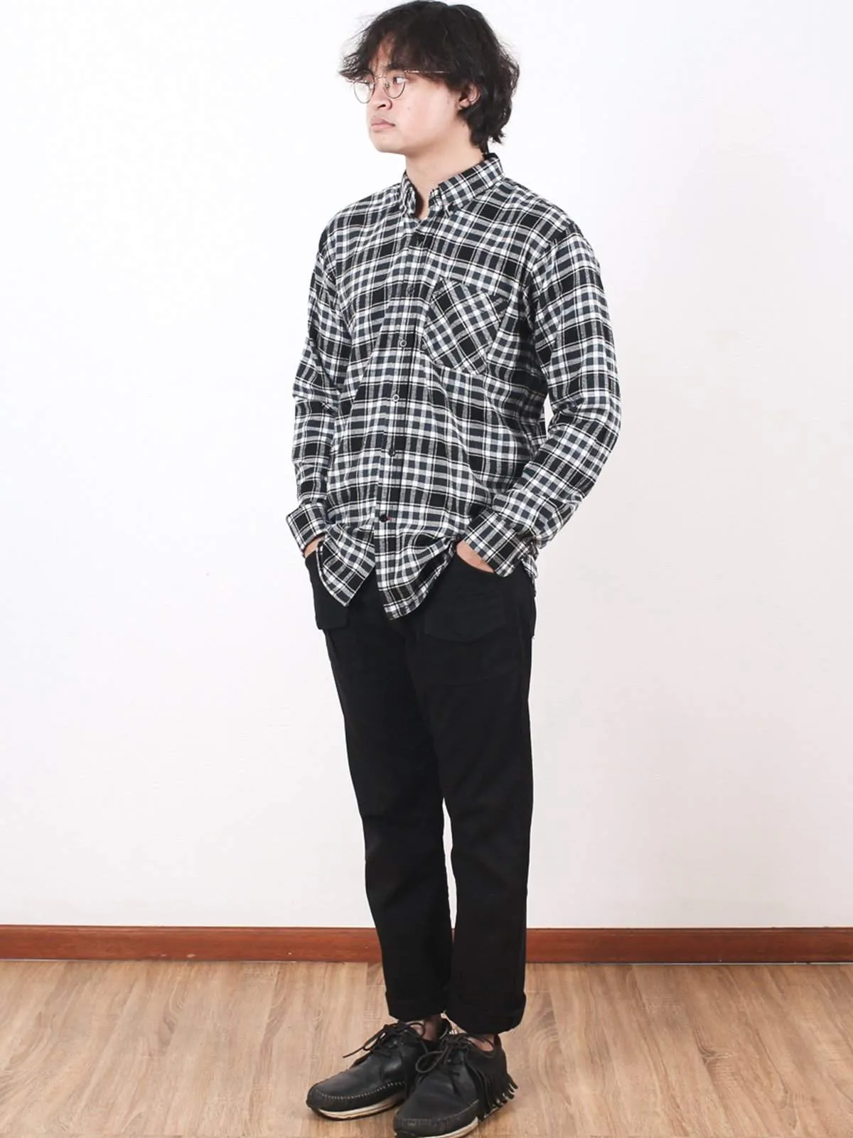 Qutn Button Down LS White Black Flannel Shirt