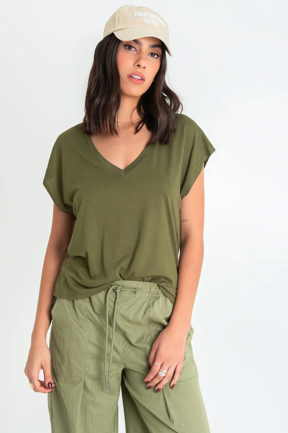 Top oversized cuello v manga corta