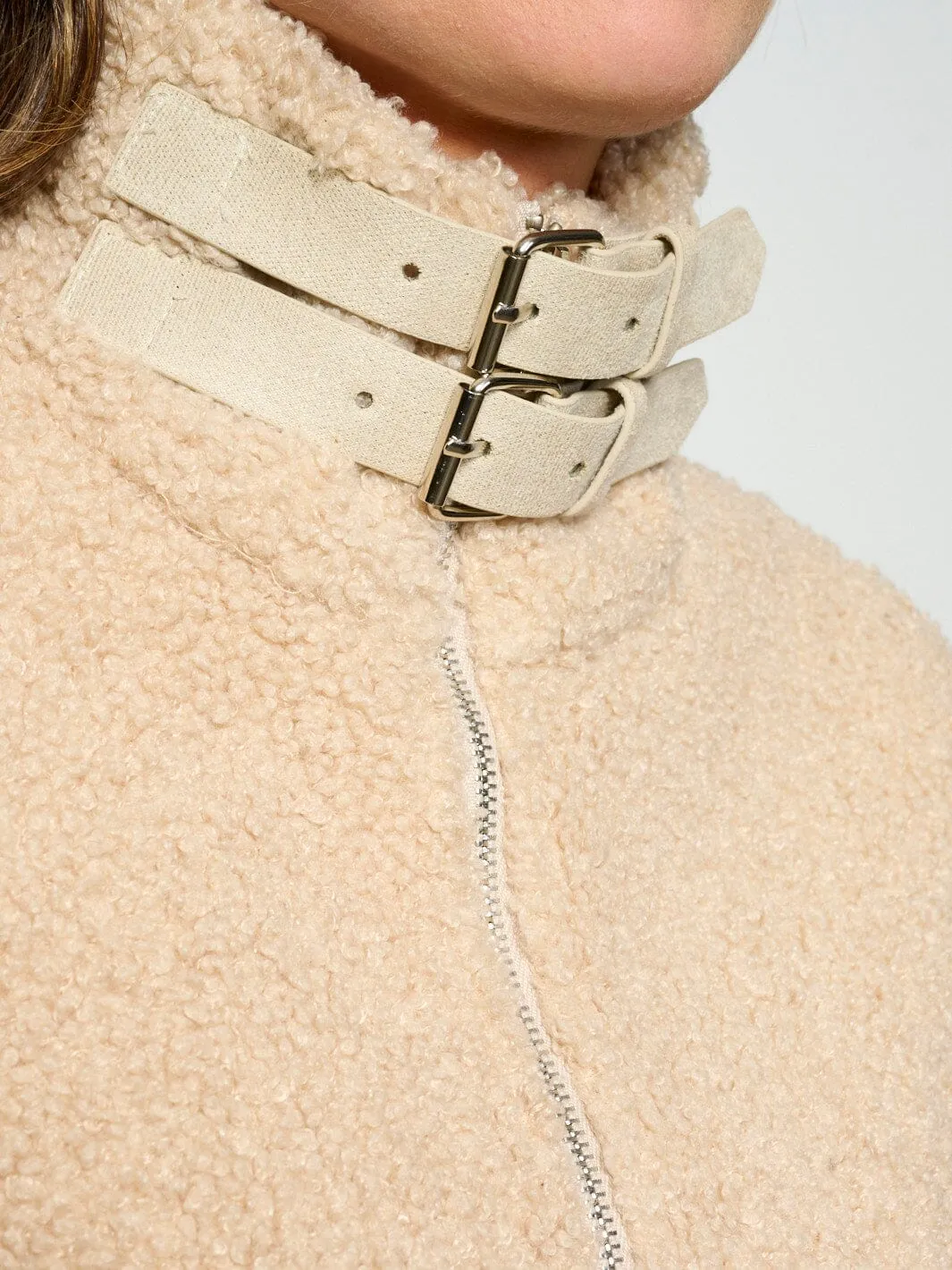 WOMEN'S LONG SLEEVE ZIPPER CLOSURE BELT DETAILED POCKETS SHERPA JACKET